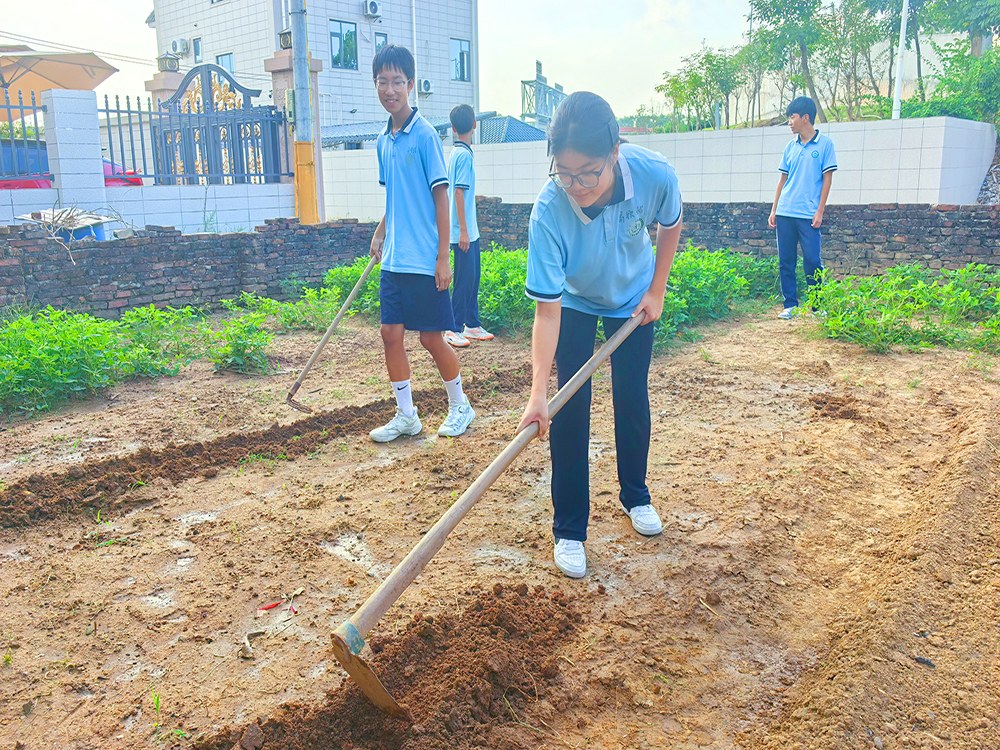 定西正规孩子叛逆学校推荐:青少年素质寄宿培育机构怎么选